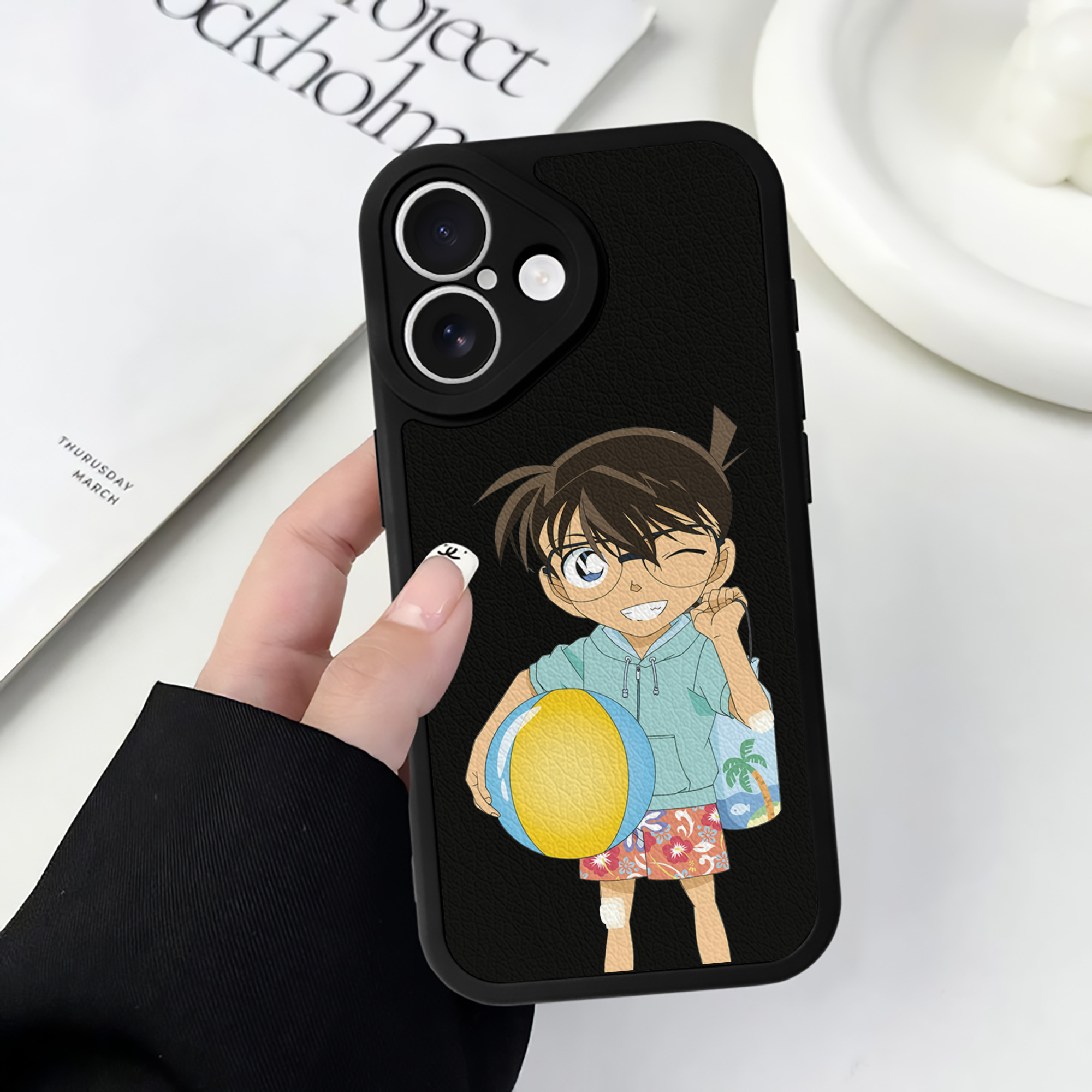 （画像用） 名探偵コナン 江戸川 コナン Detective Conan Conan Edogawa 【iPhone 16シリーズ対応】シリコンスマホケース（レザー調） 材質：シリコン